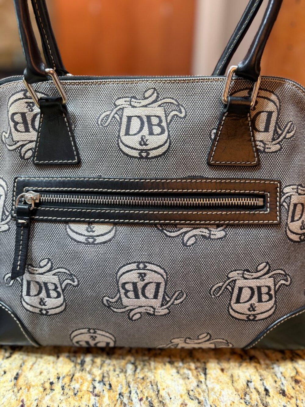 Dooney & Bourke Vintage Donegal Crest Canvas Satchel & Wristlet EUC - Picture 4 of 9